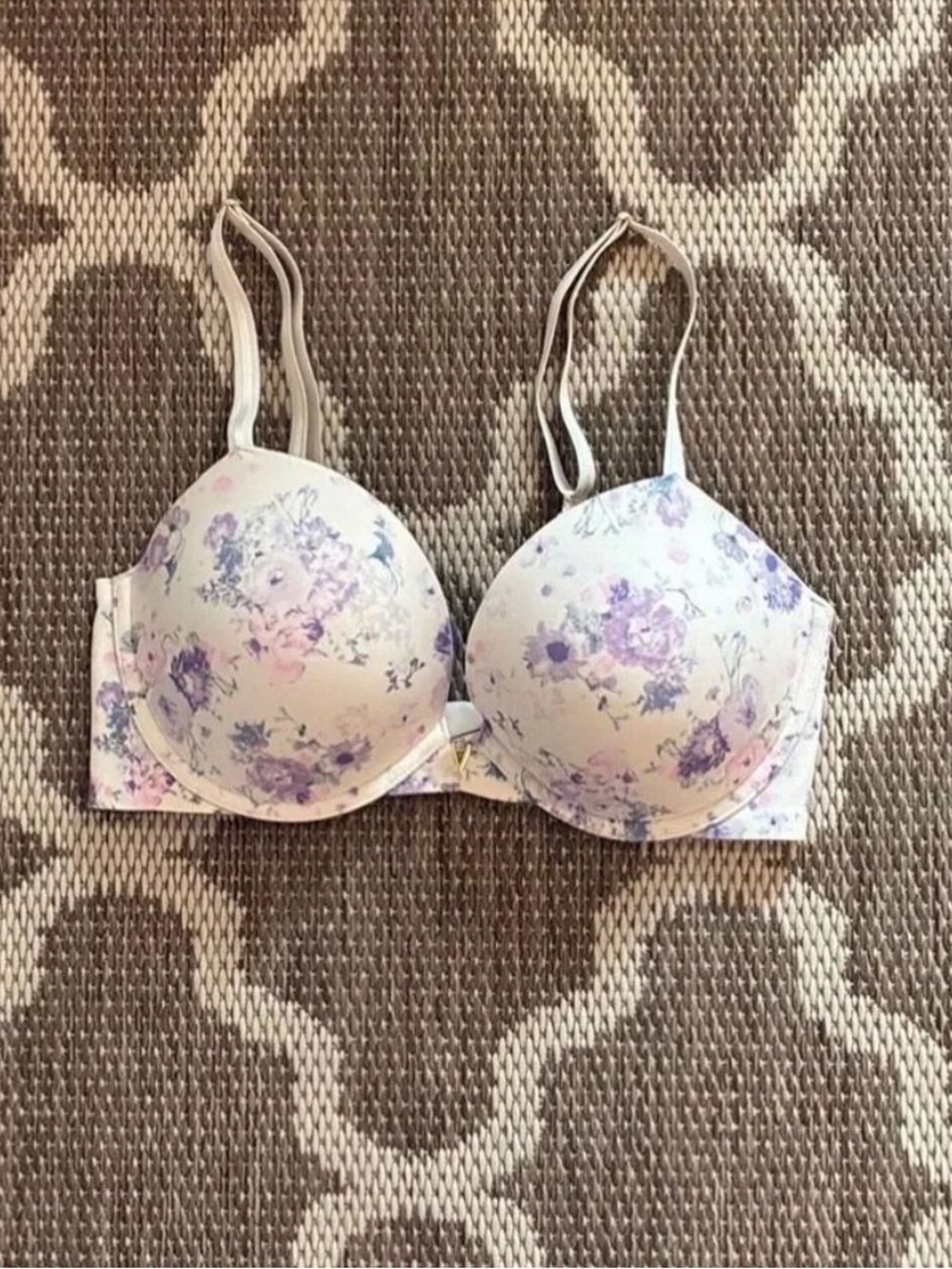 Victoria’s Secret push-up bra size 34DD